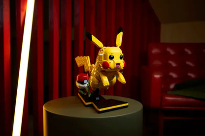 LEGO - Pikachu & Pokeball